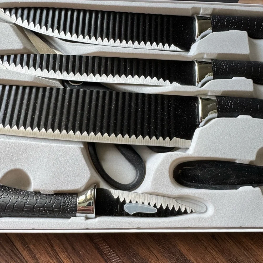 NWT 6 pc Black Knife Set